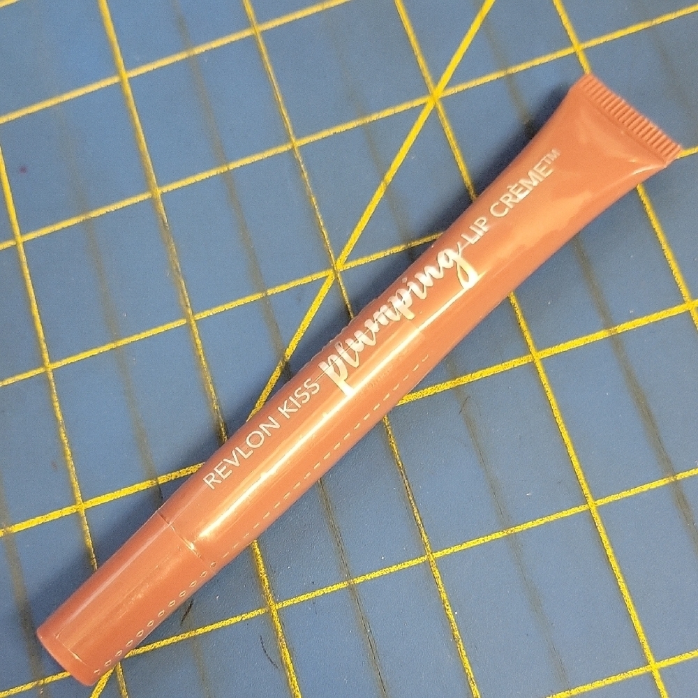 Revlon Kiss Plumping Lip Crème 540 Velvet Mink New